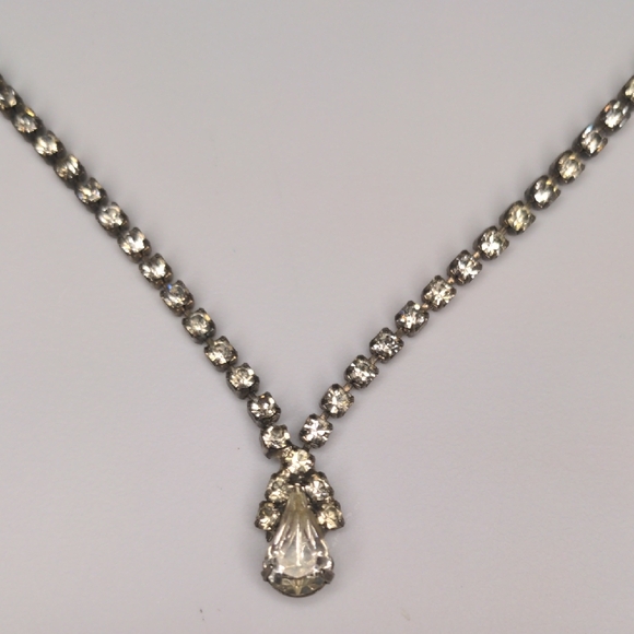 Vintage Jewelry - Rhinestone Necklace Petite Pear Shaped Center Stone Elegant Formal Cocktail